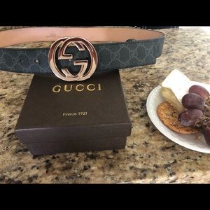 Gucci supreme belt
